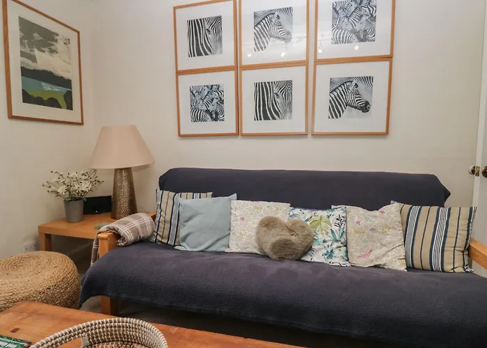 Flat 4 Tower House Apartman *