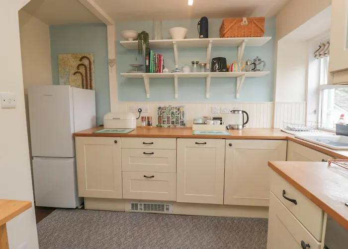 Flat 4 Tower House *