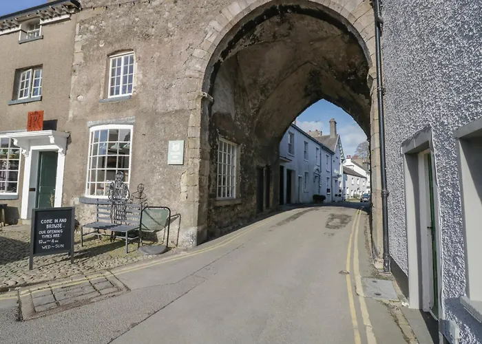 Flat 4 Tower House Apartman